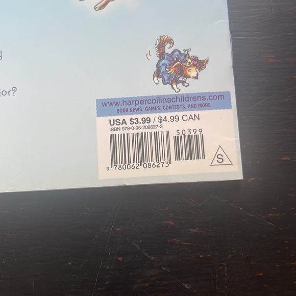 Fancy Nancy Puppy Party kids book - Picture 5 of 17